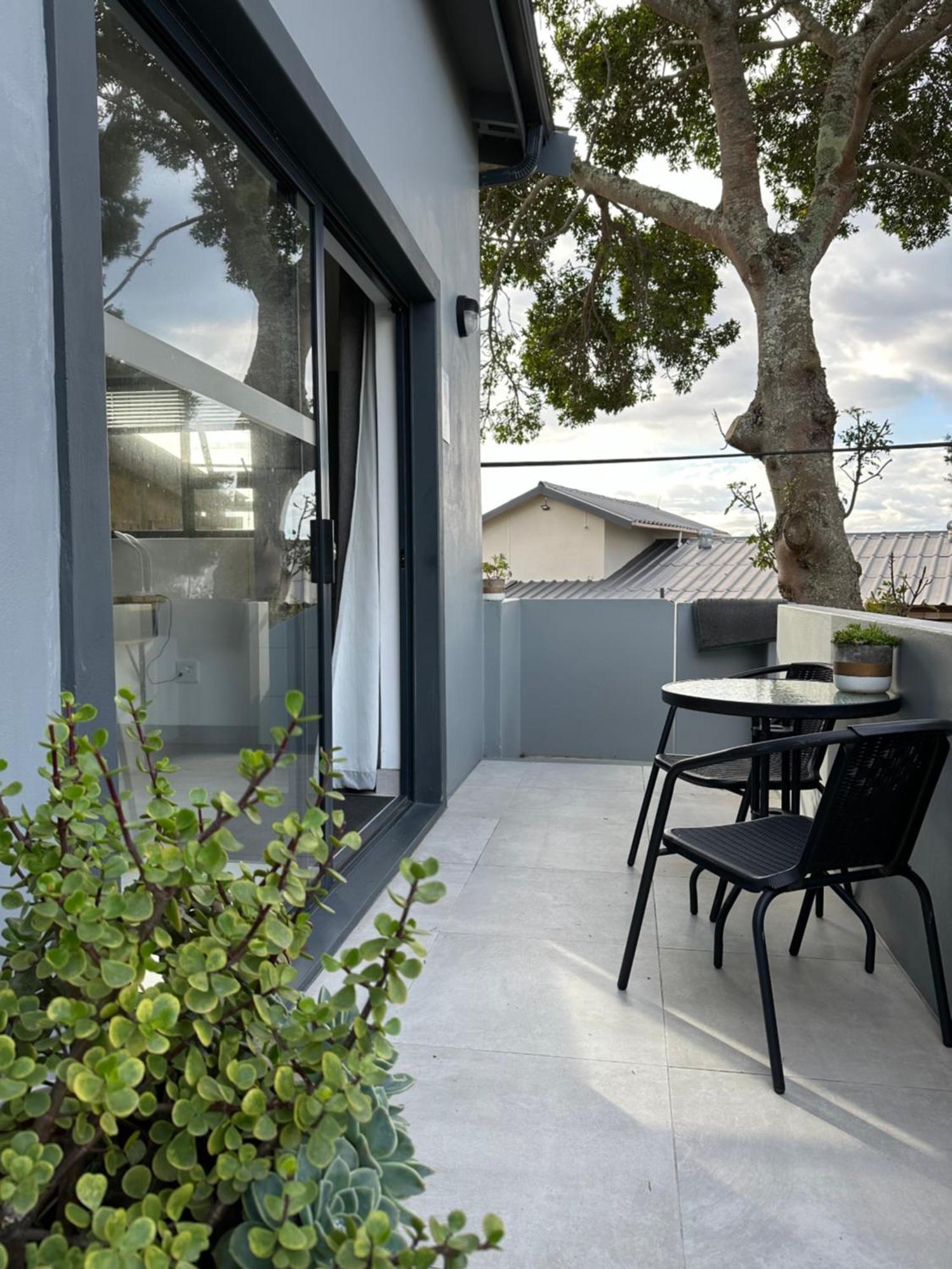 Modern Apartments Downtown プレッテンバーグ・ベイ エクステリア 写真