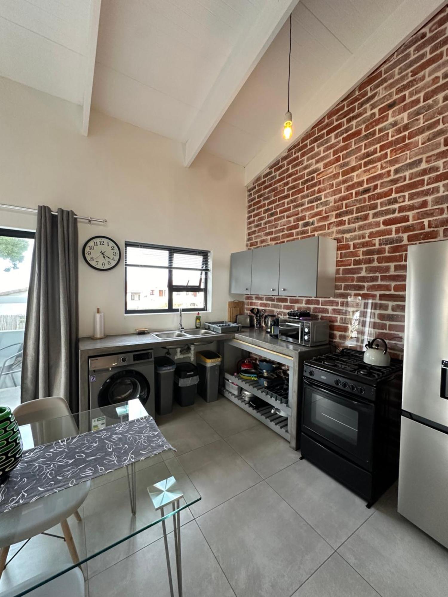 Modern Apartments Downtown プレッテンバーグ・ベイ エクステリア 写真