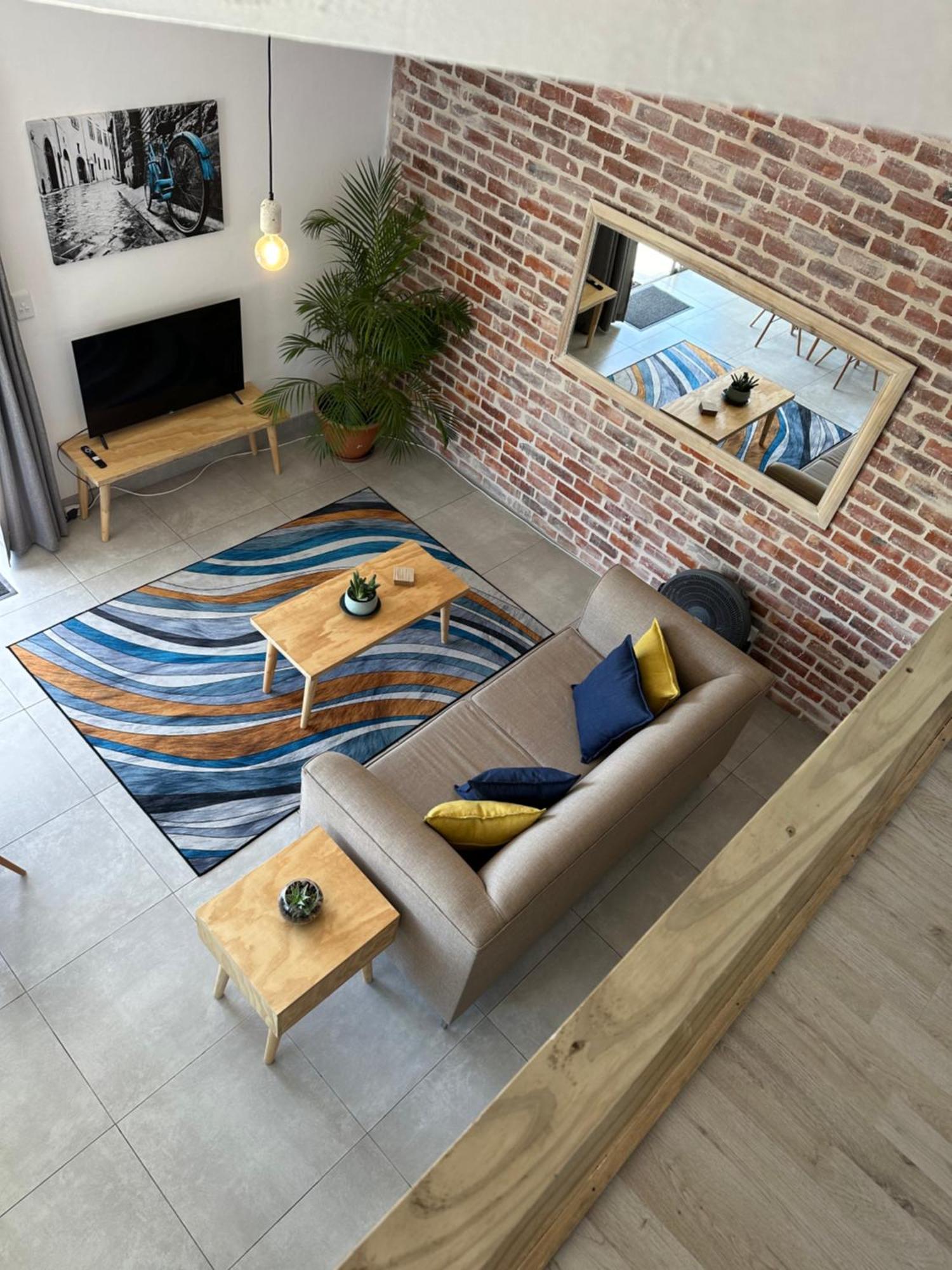 Modern Apartments Downtown プレッテンバーグ・ベイ エクステリア 写真