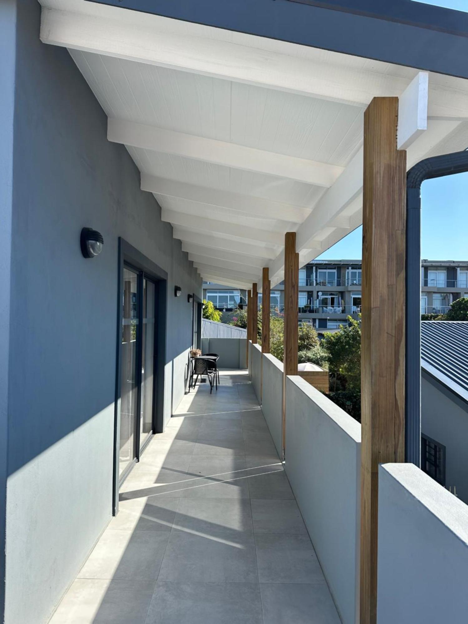 Modern Apartments Downtown プレッテンバーグ・ベイ エクステリア 写真