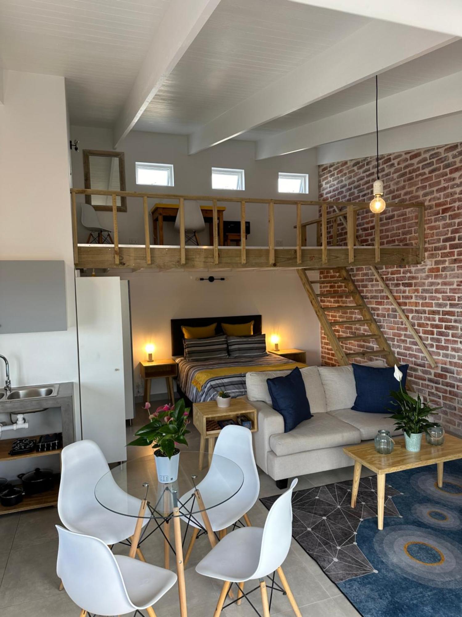 Modern Apartments Downtown プレッテンバーグ・ベイ エクステリア 写真
